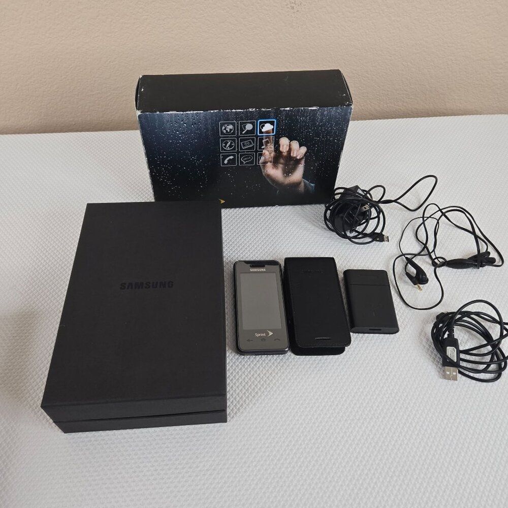 Vintage Samsung Instinct SPH-M800 Phone Bundle Sprint Black